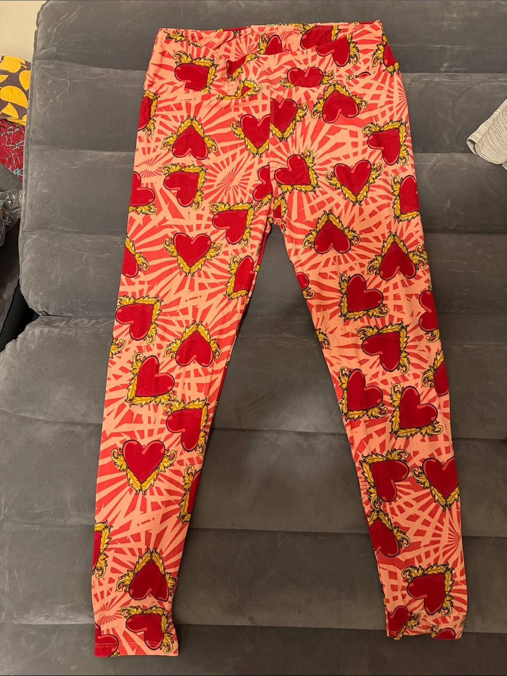 LuLaRoe Valentine’s Day Heart Print Leggings Pink Red
